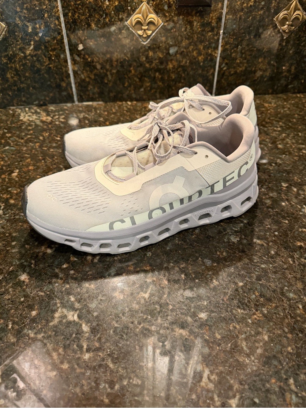 Cloudtec Men’s Running Shoes - Light Pink Size 10